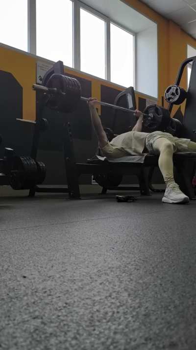 Ditched the gloves and hit 120 kg (265 lbs) for a triple. Bodyweight is 66 kg (145 lbs).