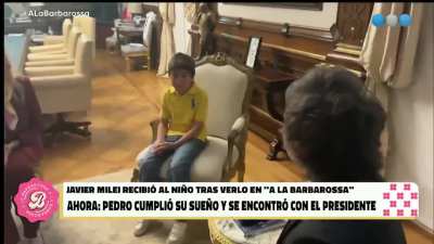 Pedro cumplió su sueño: conocer al presidente Javier Milei.