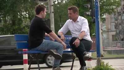 TVP w piątkowych wiadomościach ujawnia kulisy zmarnowania milionów złotych na karty do głosowania. Mam nadzieję, że ktoś rozliczy z tego Peło... ;)