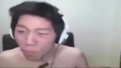 that one sweat when he lose to an emperor