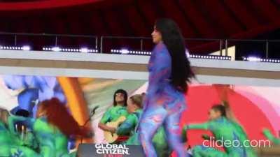 Don't Go Yet dance break