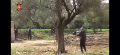 Insane close combat between rebels of Jaish al islam and IS militants in Tishreen,Syria. (2016)