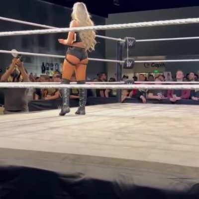 Fan video from NXT Green Bay event 11/14/2025