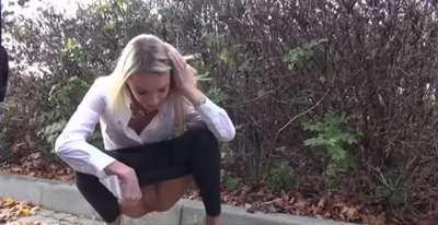 Taxi passenger needs to pee