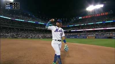 [Highlight] [Highlight] Giancarlo Stanton gets jammed and pops out to... Francisco Lindor to end the game. The Mets win the series.