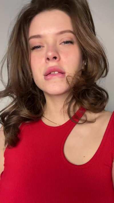 My lips know how to wake you up 