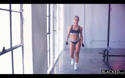 Anybody else love when the woman's body is shown off like this at the start of the video?