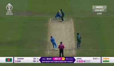 Right arm quick bowler 》Thakur