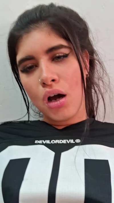 Be honest, would you suck my pussy?