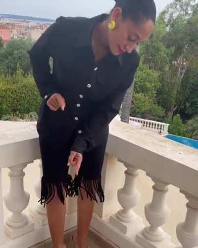 Tracee's Sexy Balcony Dance In Cannes