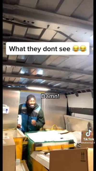 It be like that 😂