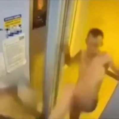 Yo cuando encuentre al wn que esta subiendo memes de auronplay :