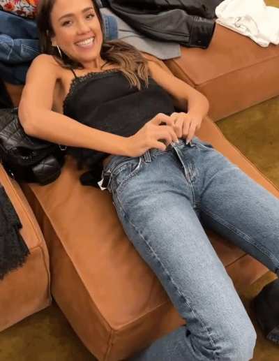 Jessica Alba, 44