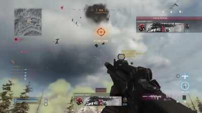 No one can resist an empty helicopter