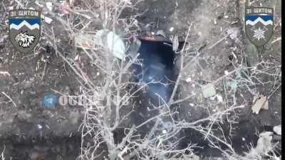 Ukrainian troops from the 108th brigade storming a Russian trench and taking POW’s