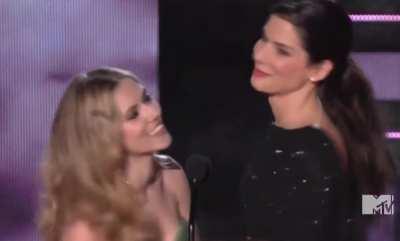 Scarlett Johansson Kissen Sandra Bullock