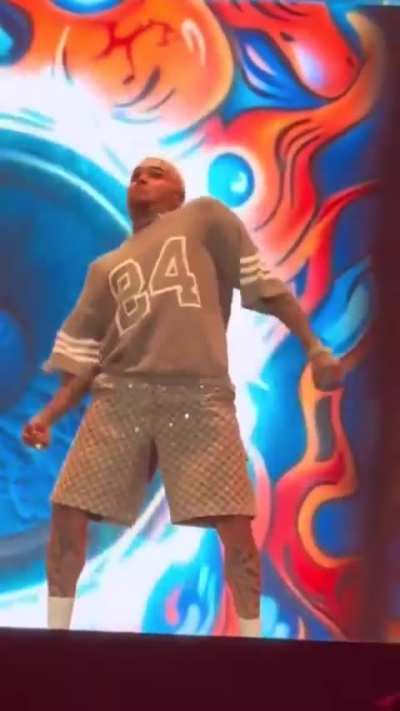 Chris Brown vibes! 😅🤪