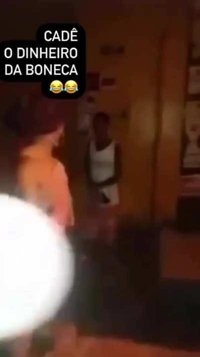 Pague a boneca!!