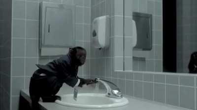 Business Monkey presents : Toilet etiquettes