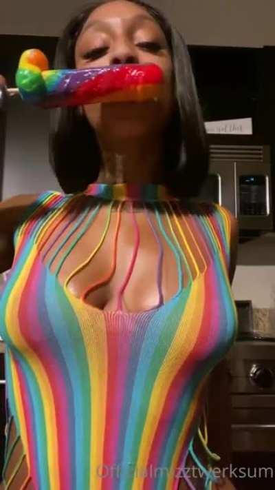 if y’all want more just dm