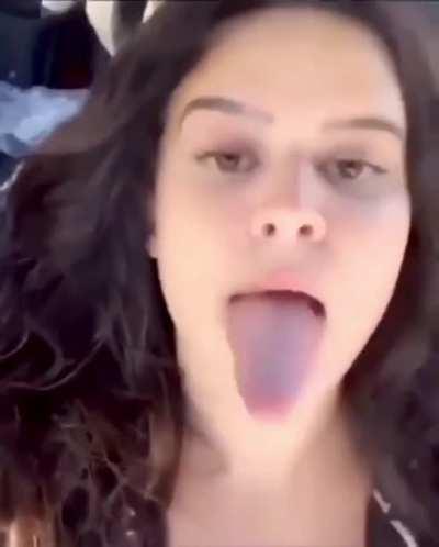 This woman got crazy long tongue she can lick her own eyeballs.
