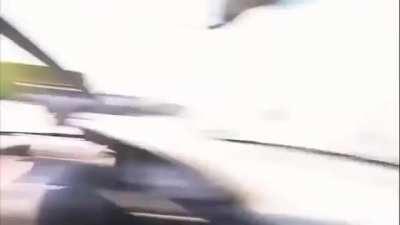 ainda ri o verme 😡😡😡