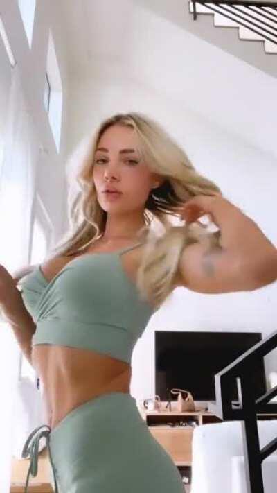 Summer Soderstrom (@summersoderstrom)