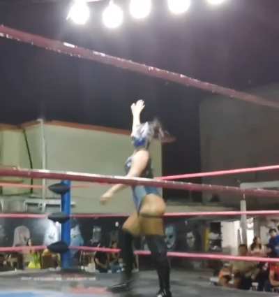 Lady Maravilla making her entrance at Arena universal 8/23/25 😮‍💨