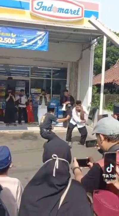 who brought fists and a knife to a stand battle?