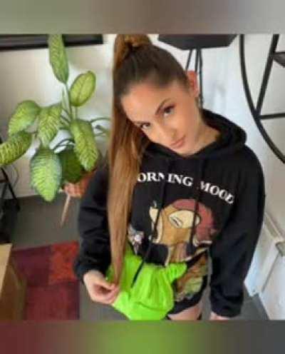 Essaye de ne pas bander ni gicler sur Dooms