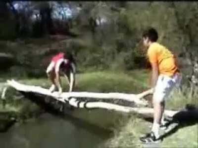 La caída de Edgar en un universo alterno...