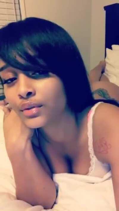 We now can post vids🥵🤤