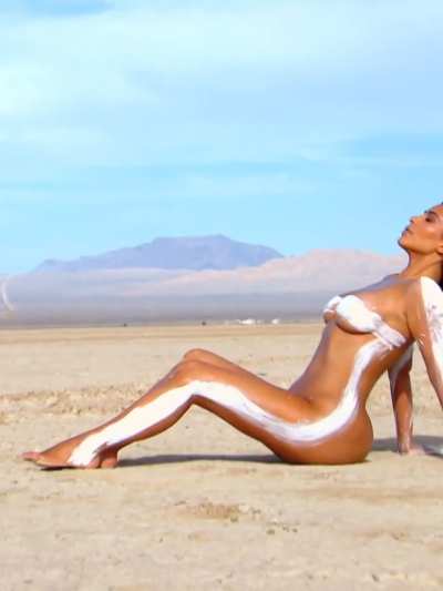 Kim Kardashian's nude photoshoot in desert S10