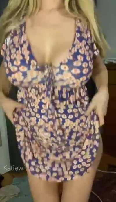 So happy that it’s sundress season again! 😇