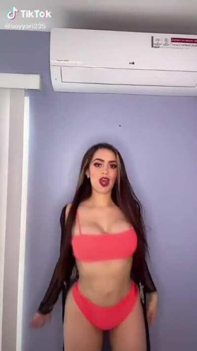 Yaritza Lara de enamorándonos