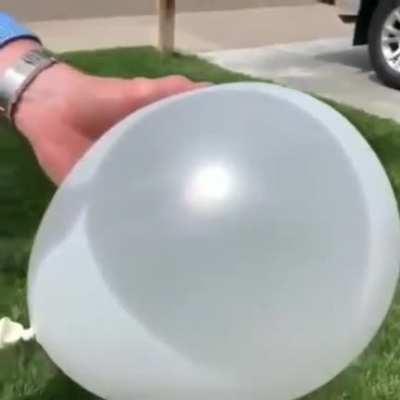 Renklerin ısıyı farklı oranlarda emmelerine dair güzel bi örnek.