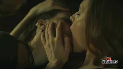 Lyubov Tolkalina & Darya Ursulyak (Beg Ulitki - s01e03)