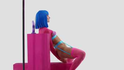 Dolly Dyson cosplays a replicant whore for 'Blade Runner' parody in VR