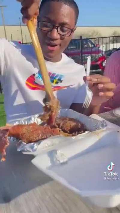 I just love when meat slides off the bone like that😩