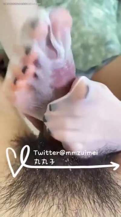  i love nylon footjobs :)) 