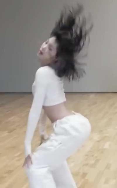 Chaewon of LE SSERAFIM