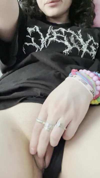 Give me your honest opinion on my pussy please