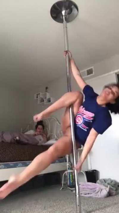 Hmu for cheap vids $$$