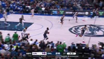 [Highlight] Hardaway Jr destroys LeBron’s layup and Luka gets layup on the fast break