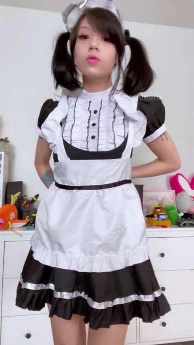 My maid dress really does a good job of flattening my chest