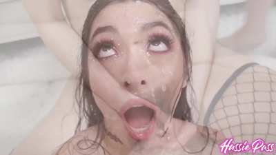 6 men got drained by young Latina