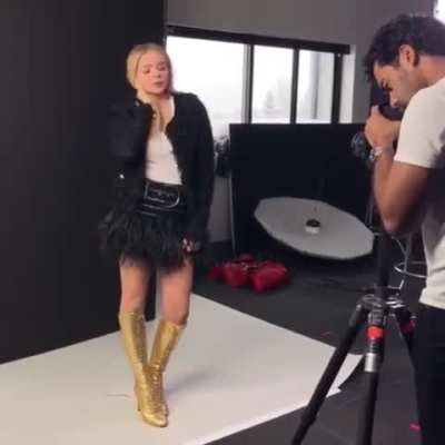 Photoshoot in golden Boots