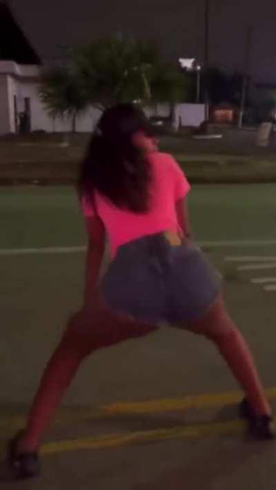 Mini Ass Twerk 🍑 Part 2