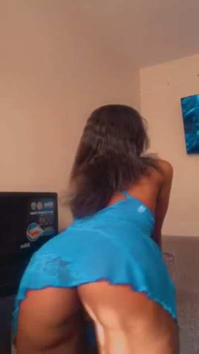 Can I wiggle my booty on your face 😆