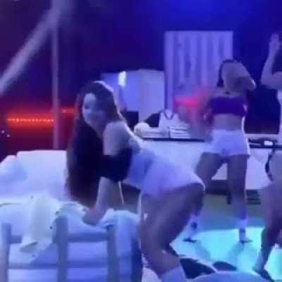 Ela faz pra provocar mesmo putz